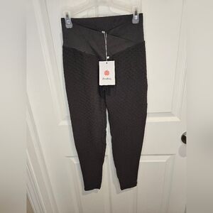 Boom Booty Gray NWT Size S Textured Leggings